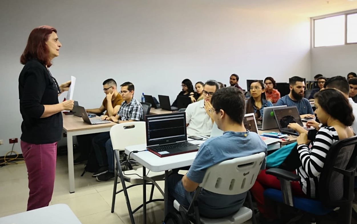 La Organización de los Estados Americanos- OEA y The Trust for the Americas capacitan a jóvenes talentos de bajos recursos en seguridad digital para mejorar su empleabilidad.