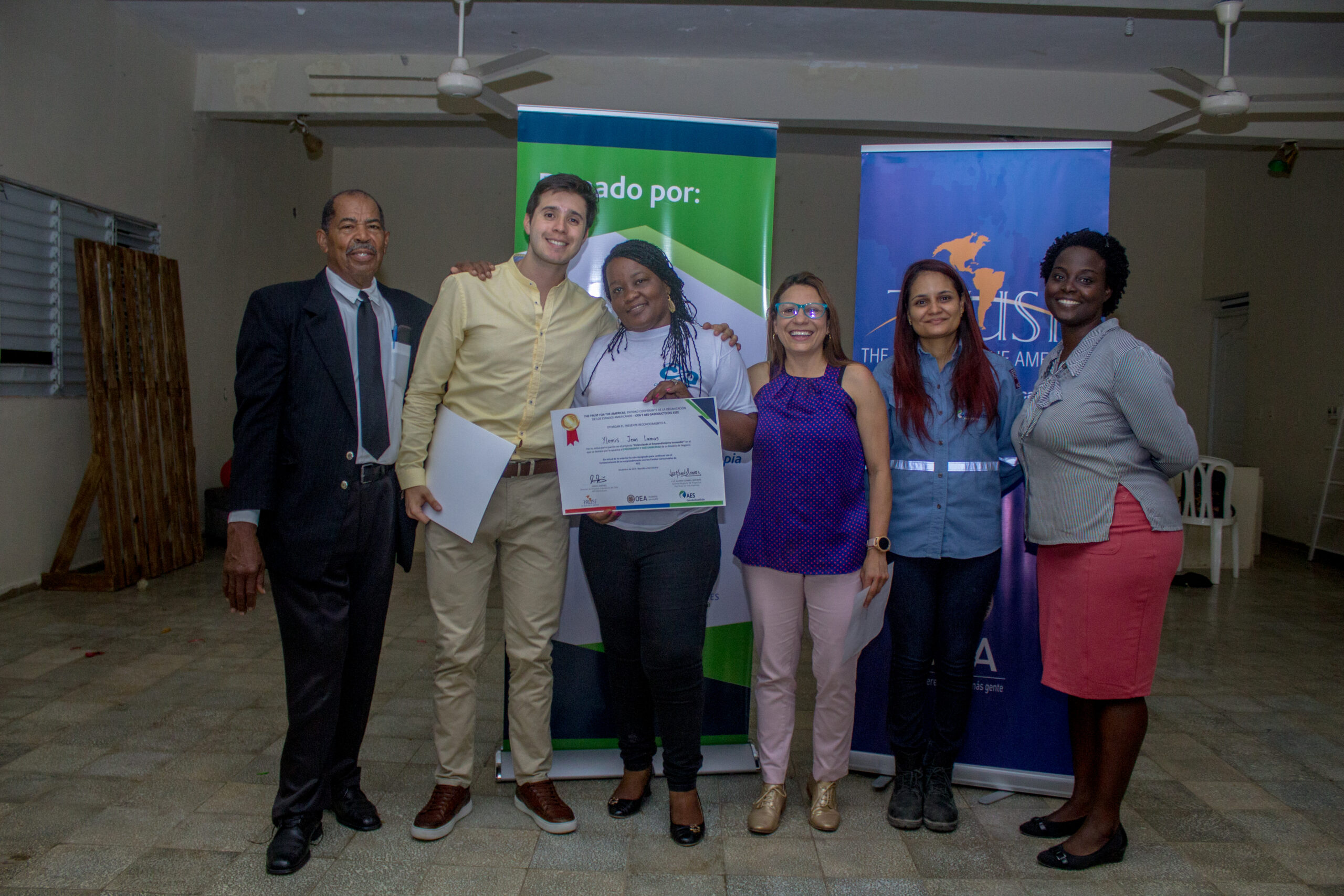 More than 150 entrepreneurs in those municipalities completed the training in the Canvas Business Model.