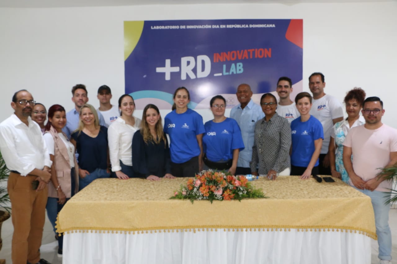 El equipo de The Trust for the Americas y ADASEC en la inauguración del 4to DIA Lab RD